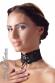 Collarino nero in pizzo con stringatura.