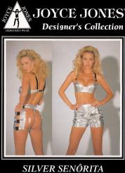 Top e pantaloncini argentati con fasce elastiche.