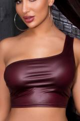 Top corto monospalla effetto bagnato. Bordeaux