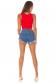 Crop top rosso con ritaglio anteriore.