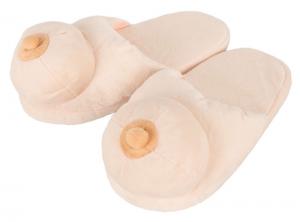 Pantofole in peluche per lui.