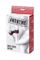 Anonymo: polsiere in velluto rosso.