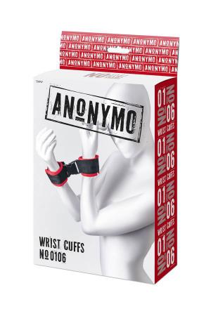 Anonymo: polsiere in velluto rosso.