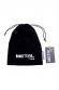 Plug in metallo argentato con peluche nero.