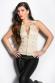 Top beige con zip e borchie dorate.