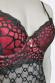 Chemise in tulle ricamato con borchie e volants. Nero-rosso
