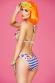 Bikini con fantasia a fiori e righe.