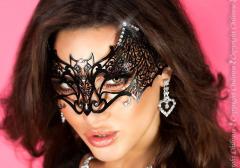 Maschera filigranata con strass. Mod. 3703
