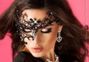 Maschera filigranata con strass. Mod. 3704