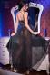 Neglig in tulle e pizzo con spacco anteriore.