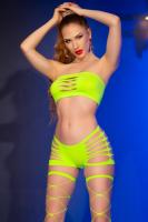 Top e pantaloncini con intagli. Verde neon